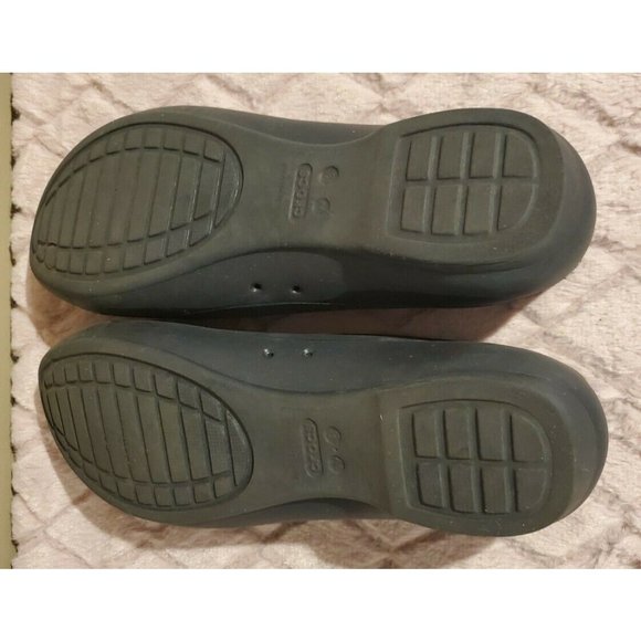 Women's Black Crocs Flats w/ Chain Design to Toe, Size 8 - Picture 5 of 6